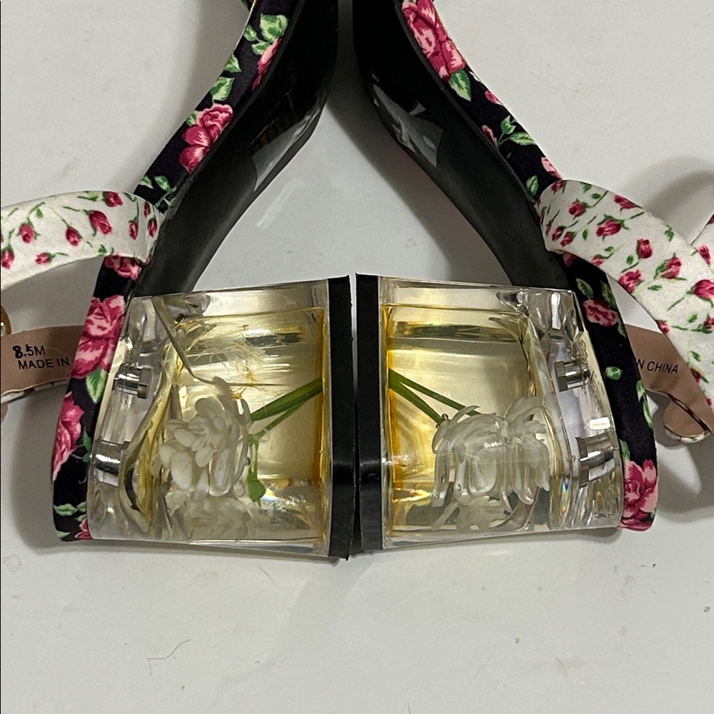 Betsey Johnson Black and Pink Floral Sandals Worn once - Picture 5 of 10
